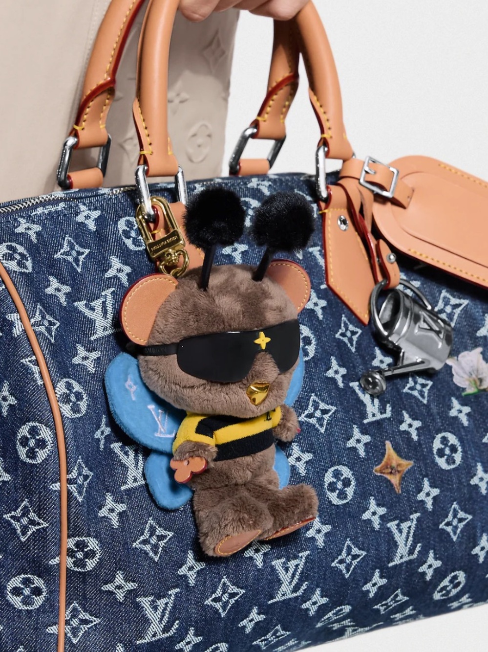 Louis Vuitton Louis  Bear bee bag Charm with Blue Wings